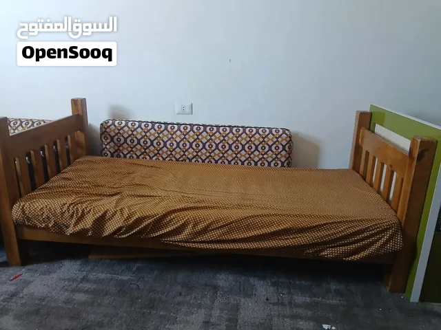 السلام عليكم ورحمة الله وبركاته سراير  نوم للبيع امعاهن طاوله المكان مصراته الجزيره