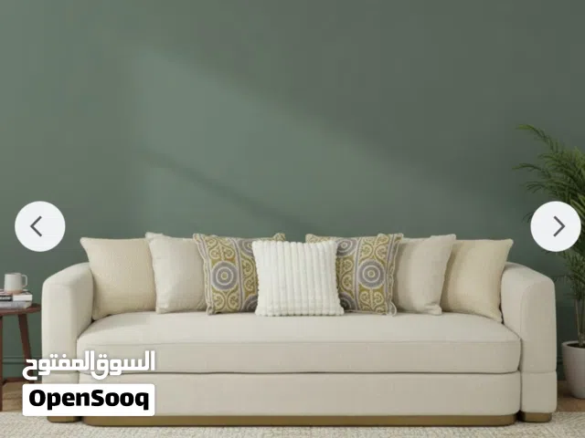 للبيع طقم كنب فاخر من Homes R Us بحالة ممتازة
