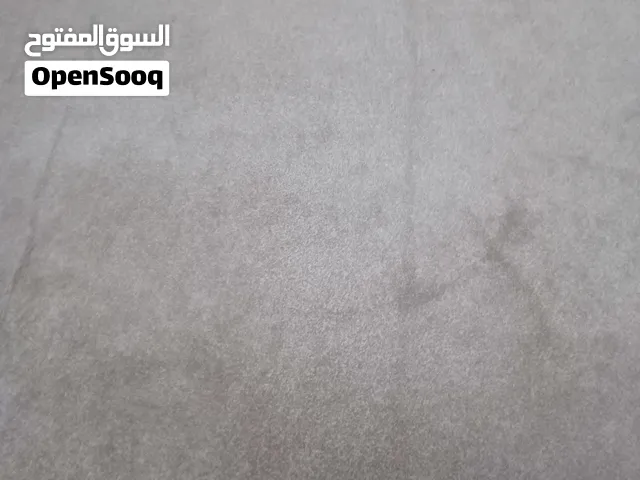 بساط 3/4 اللون قهوي بحاله جيده