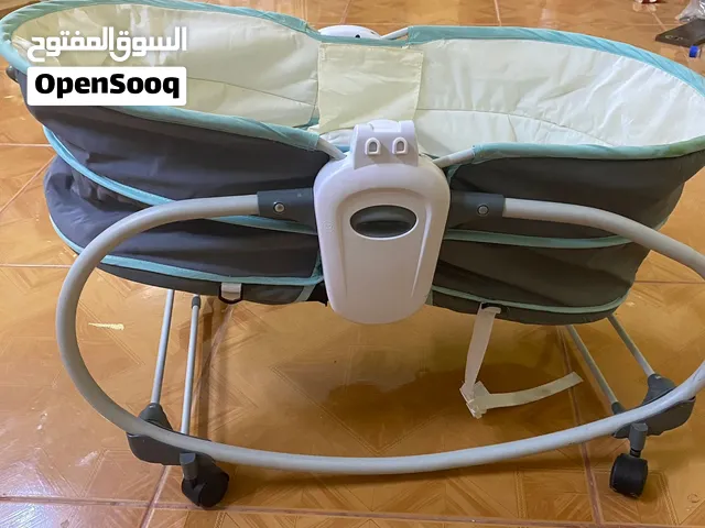 سرير اطفال
