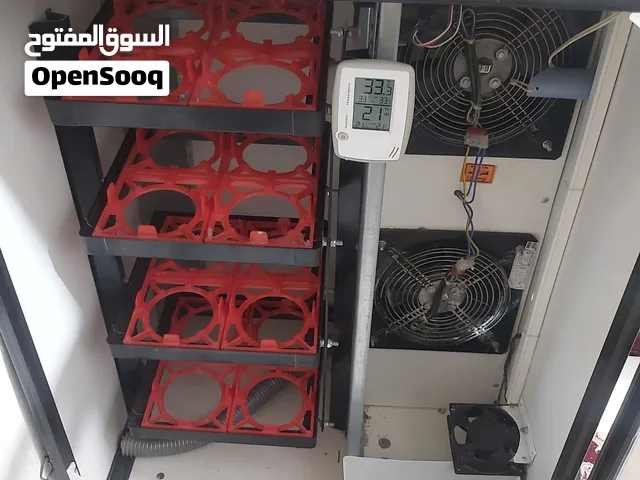 للبيع العاجل فقاسة أوتوماتيكية 16 نعام / 140 دجاج / 400 سمان كاملة الملحقات
