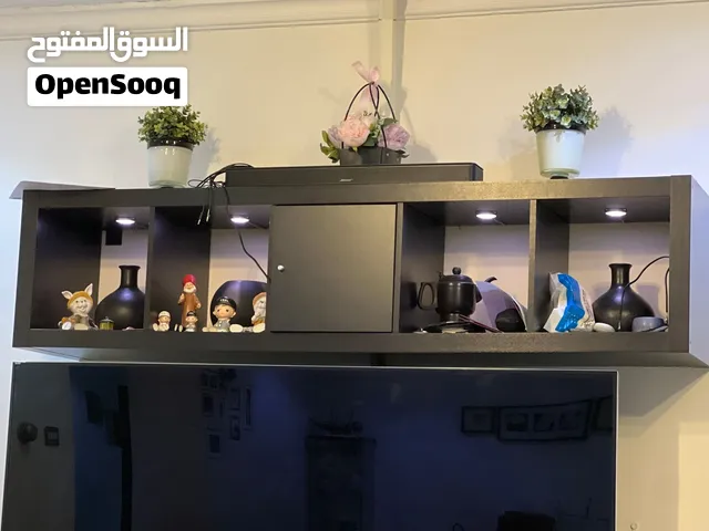 رف علوي من ايكيا بحالة ممتازة