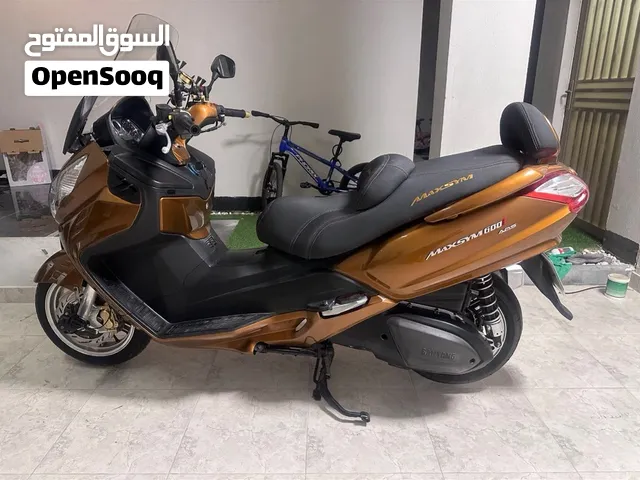 سكوتر ممتاز للبيع (600cc)SYM
