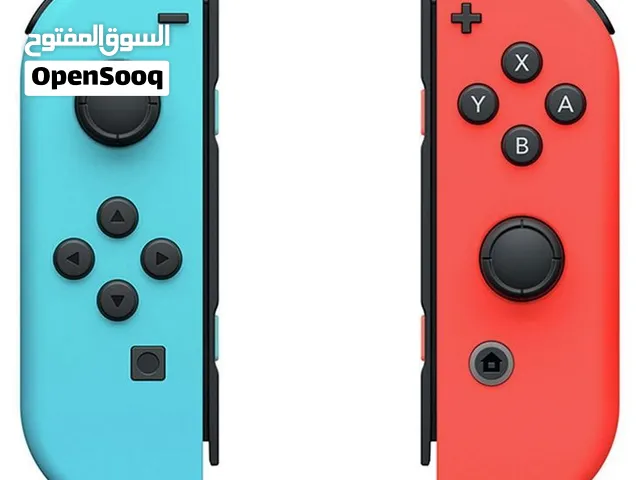 موجود 2 joycons  للبيع نظاف استعمال نظيف