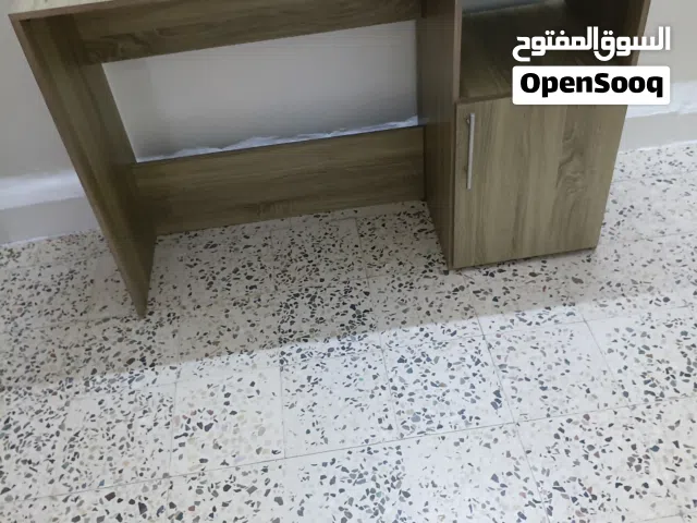 مكتب للدراسه للبيع