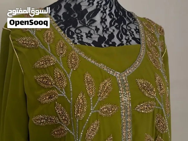 ملابس للبيع