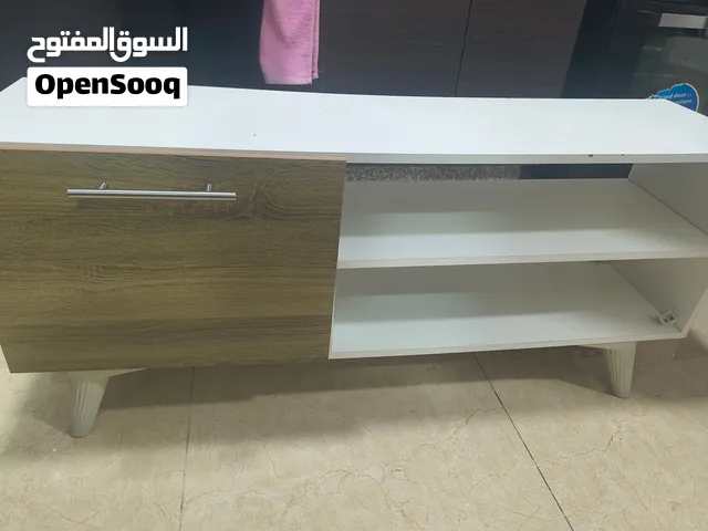 بوفيه شاشه استعمال خفيف لا يوجد فيها اي عيوب