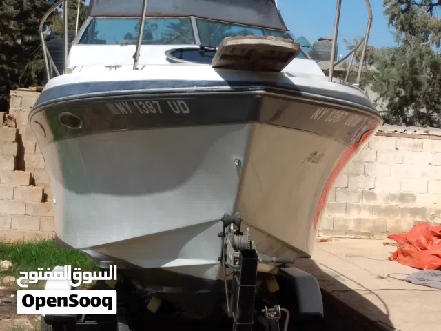 قارب نزها أمريكي للبيع