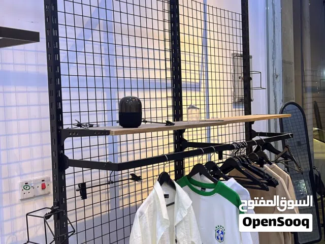ديكور واثاث محل للبيع