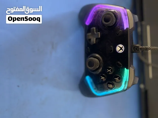 يدة العاب من شركة كيم سير اسم الموديل هو GameSir Kaleid (يد تحكم سلكية مخصصة للـ Xbox و PC)