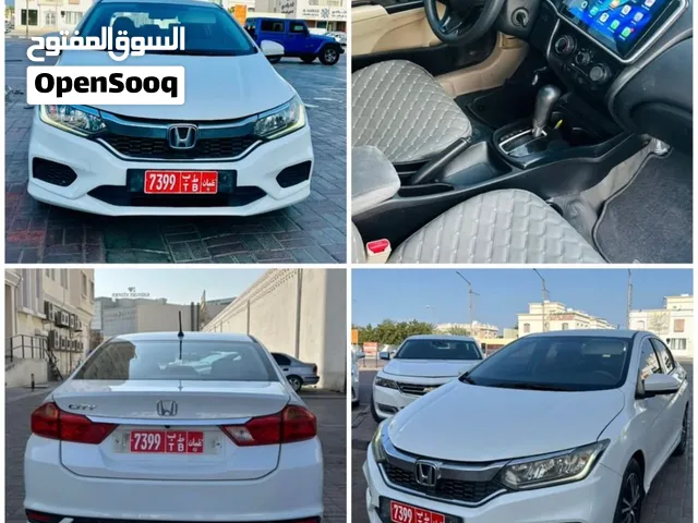 Sedan Mazda in Muscat