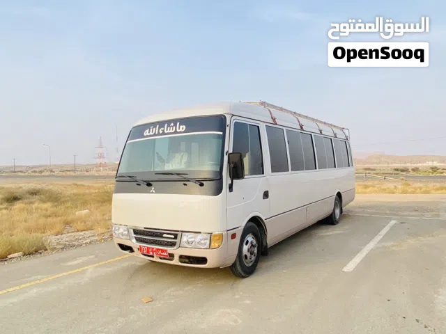 يتوفر باصات للايجار مع سائق رحلات ومناسبات داخل مسقط او خارجهاا تسير رحلات الي دبي ومطار دبي