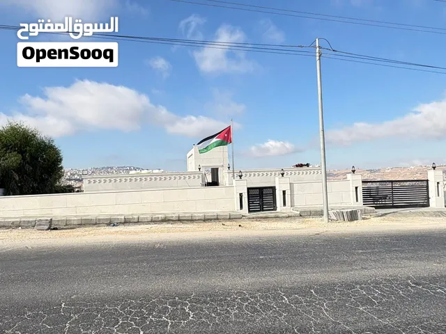 فيلا مميزة باطلالة خلابة للبيع من المالك مباشرة