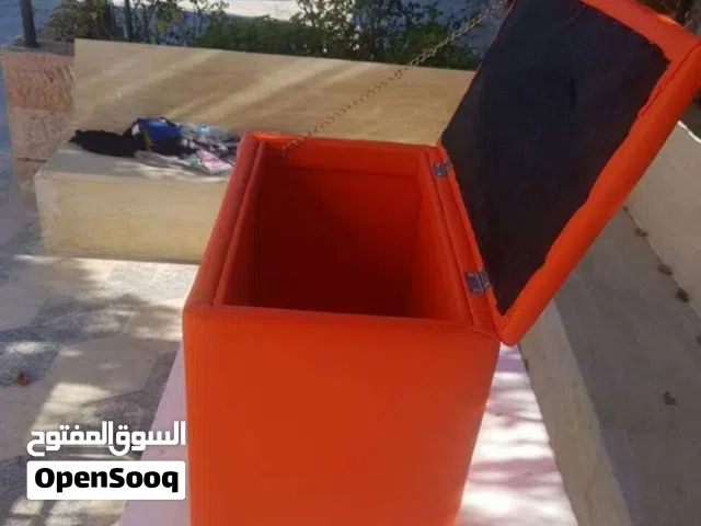 صندوق تخزين و جلوس للأطفال.   خشب واسفنج وجلد