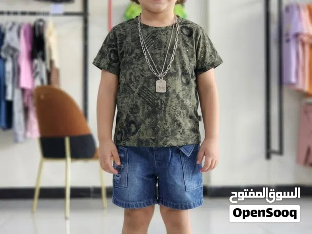 ملابس اطفال تيشيرت وبنطرون وقلاده