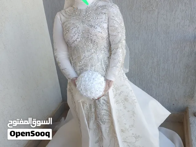 فستان زفاف 2 لوك + الطرحة + بوكيه ورد