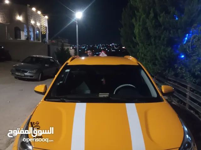 مدرب سواقه خبرة في منطقة الفحص العملي في الزرقاء