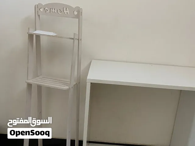 ميز دراسه مع رفوف جانبيه