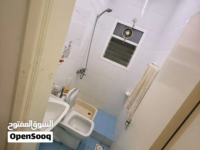 ستوديو للمشاركه مع شخص  65 ريال للشخص