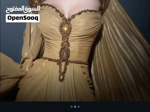فستان من مصمم عالمي فؤاد سركيس البناني