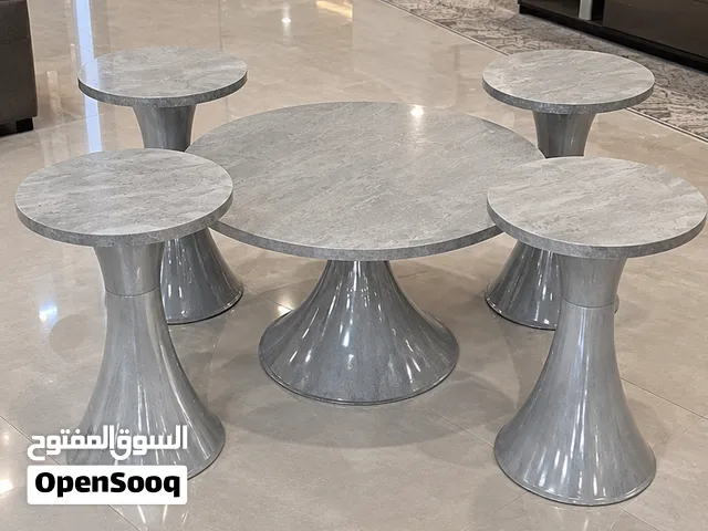 طقم طاولات خدمة فاخر مودرن 5 قطع - تصميم عصري للمجالس والصالون