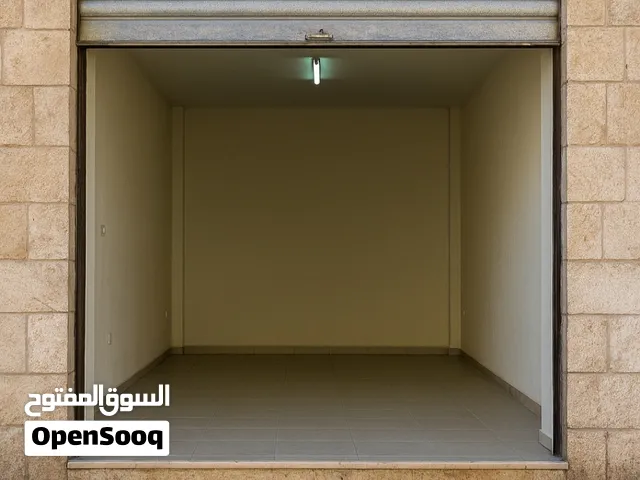 محل تجاري مميز 32م2 للإيجار في موقع حيوي / جبل طارق بجانب سوبر ماركت الشلال