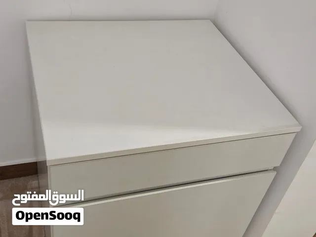 طاولة جانبية مع ادراج storing unit