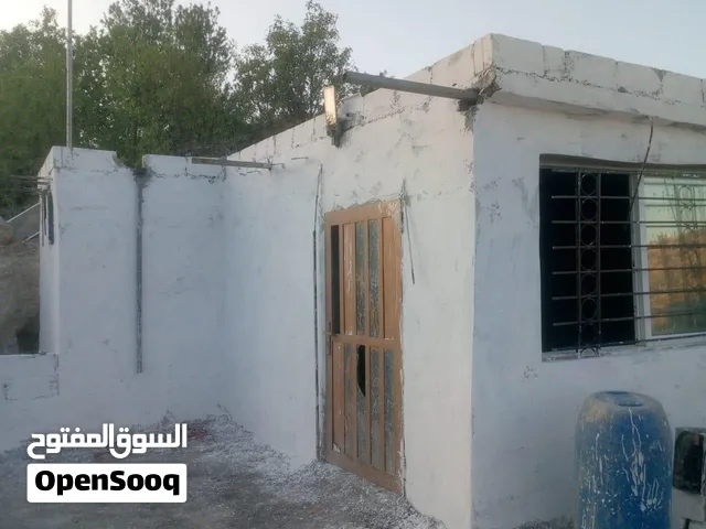 مزرعه مع شاليه صغير على الشارع الرئيسي طريق جديتا اوصرة باعون  او المبادله على بيت او سيارات او ارض