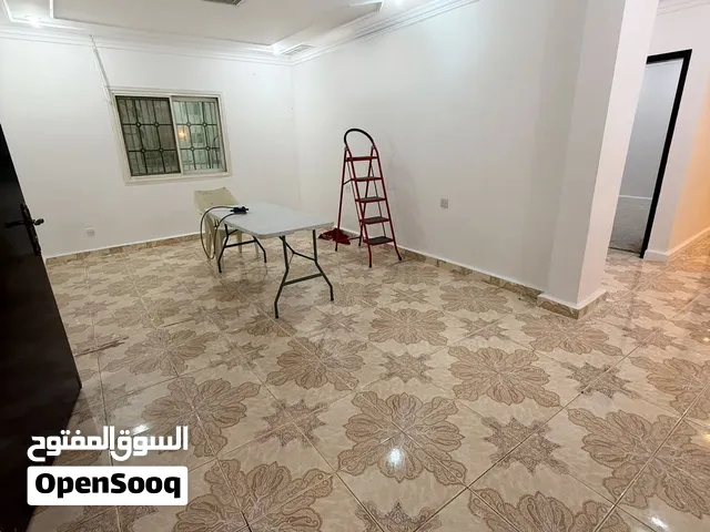 للإيجار شقة بالأندلس غرفتيــن للعائلات