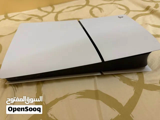 PS5 Slim (825GB) بلايستيشن 5 نسخة الديجيتال نظظظظيفة جداً استخدام اربع اشهر فقط