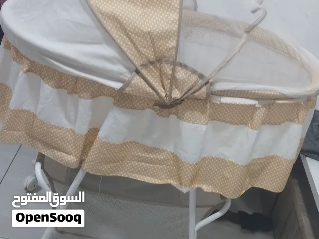 تخت بيبي بحالة ممتازة