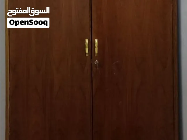 كنتور بابين مابينهم حاجز نجاره خشب عراقي سعره 200 البصره حي الخليج..................................