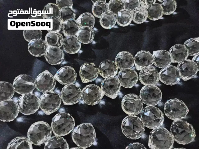 كريستال بلمعة جميلة وتفاصيل واضحة