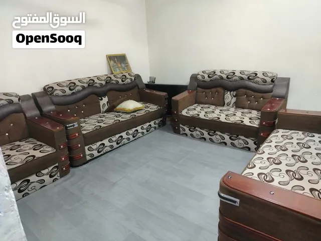 قنفات كلش نضاف اربع قطع بس رجليهن ثنين طايحات يكعدن بلكاع سعر 275الف عنوان زبير يوجد توصيل بصرة