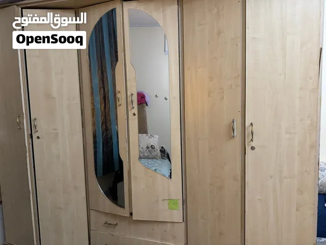 غرفه نوم كامله بحاله ممتازه خشب ليس مضغوط السعر 1000 درهم