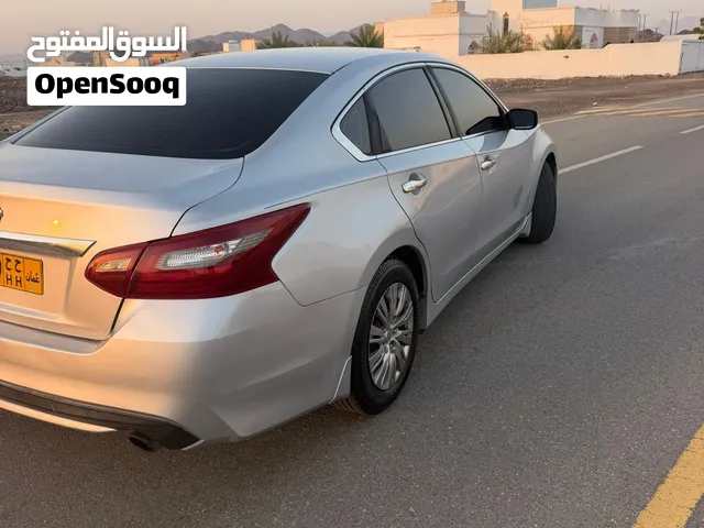 Used Nissan Altima in Al Dakhiliya
