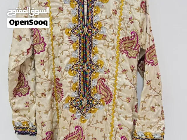 لبسة عُمانية تقليدية فخمة