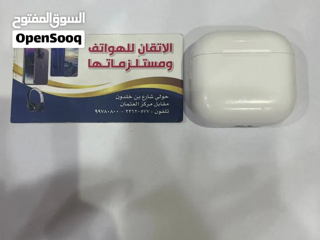 للبيع سماعه ابل اصليه اير بودس 4 نظيفه ما فيها عازل صوت نظيف جدا