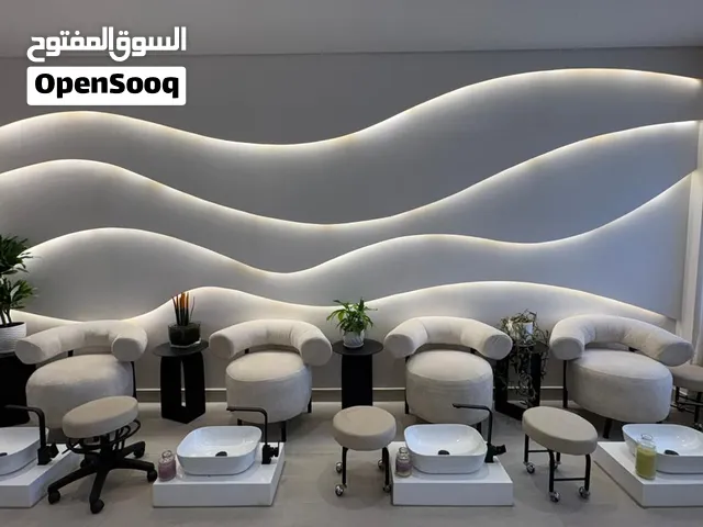 مشروع استثماري للبيع - صالون اظافر جاهز شغال ولا يحتاج لاي شيئ