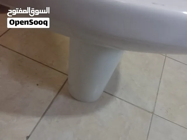 مغسلة خزف سعودي حجم كبير مع قاعدتها