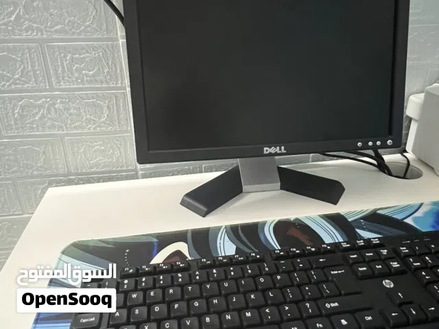 شاشه كمبيوتر ممتازه جدا ليس بها اي ضرر مع كيبورد وماوس من شركه hp لم يستعملا أبدا