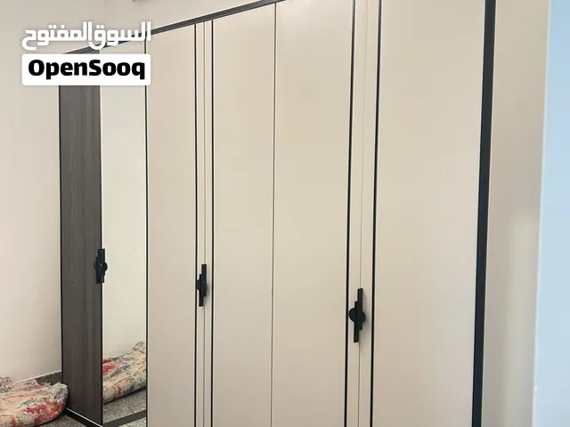 دولاب شبه جديد