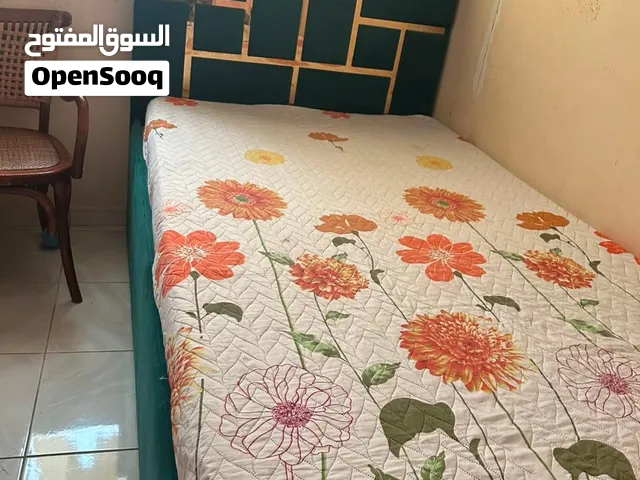 سريرين نظيفين