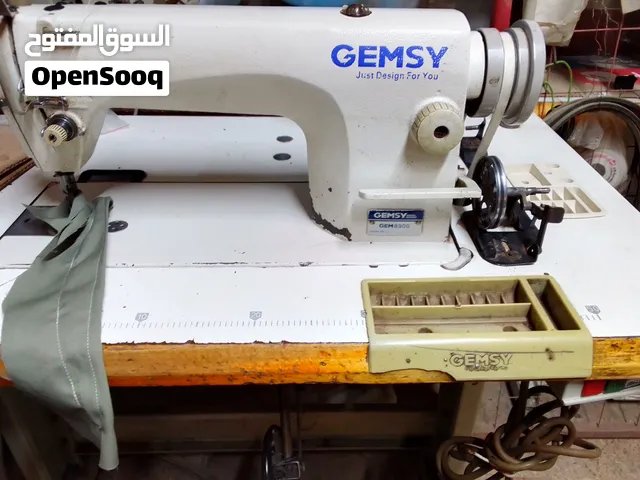 ماكينه خياطة جيمسي مستعمله استعمال خفيف  العنوان الزاوية الحمراء القاهرة  متاح شحن لاي مكان في مصر