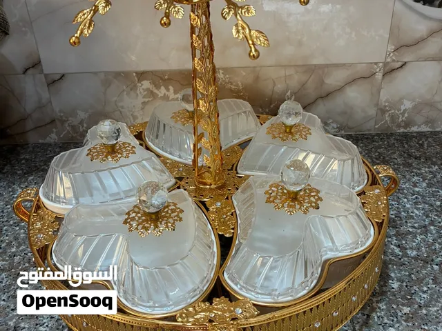 صحون مع اغطيه