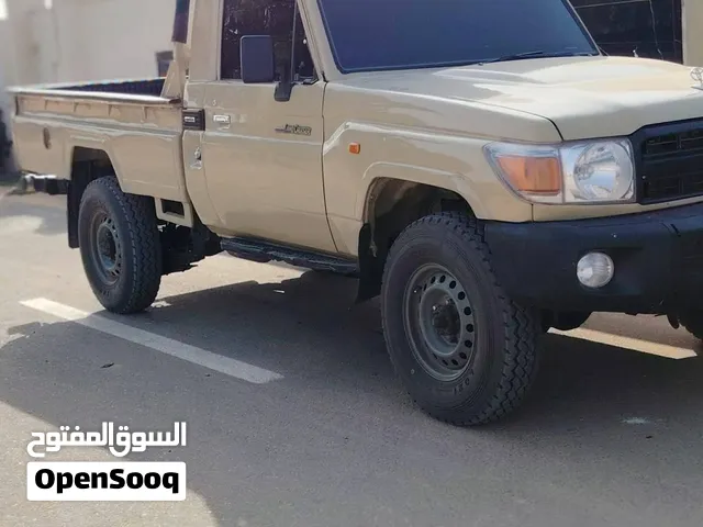 تويوتا سرليون فرده الوكيل 2018 عيب لا انشاءالله من ورشه لي 10 سعر 230 ليبي وتس