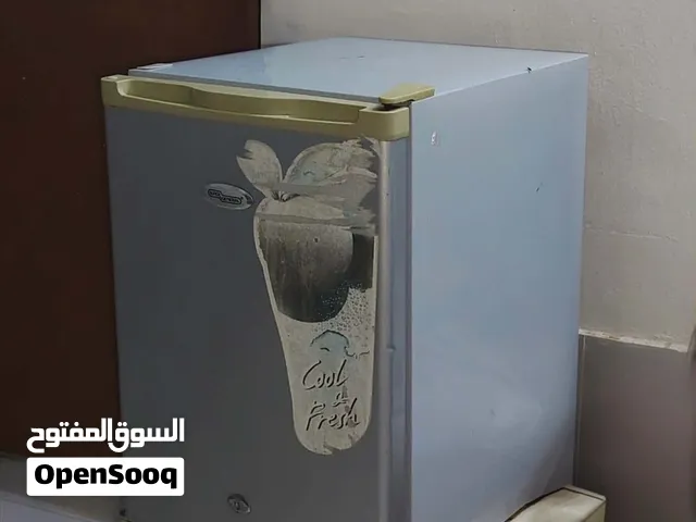 ثلاجه صغيره سوبر جنرال بحاله ممتازه  للبيع