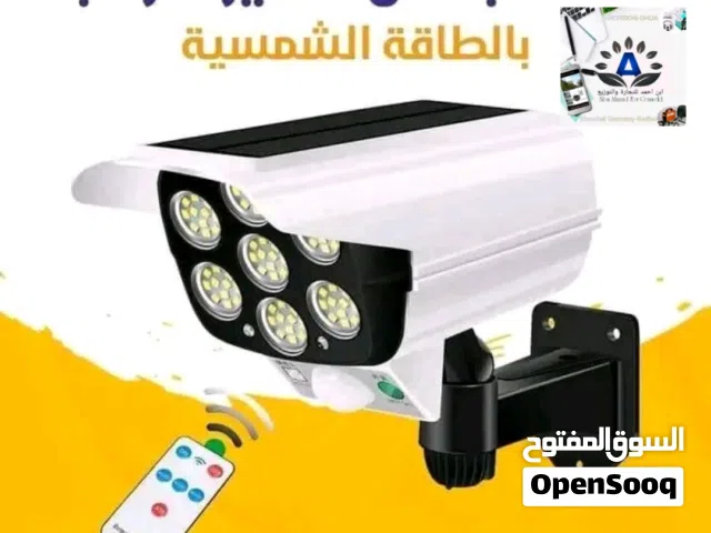 كشافات على شكل كاميرا حساس حركة ابو لوح شمسي ابو ريموت تحكم بثلاثة مواضع للاضواء يضي حين تحرك اي جس
