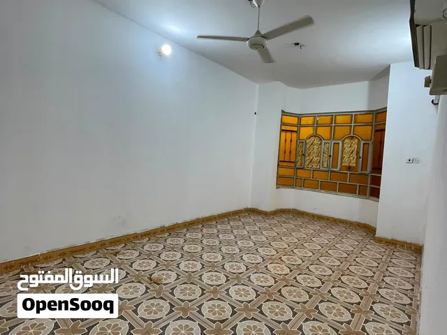سلام عليكم متوفر طابق يصلح العياده طبيه او مركز تجميل في منطقة العاليه