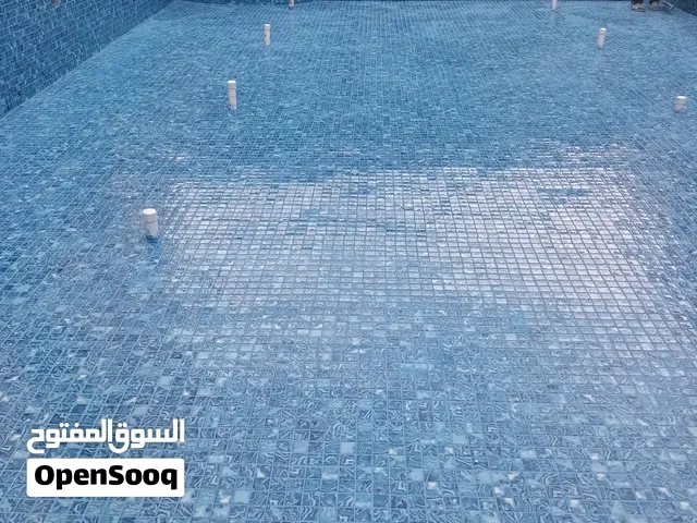 مبلط لتركيب السيراميك والبورسلين